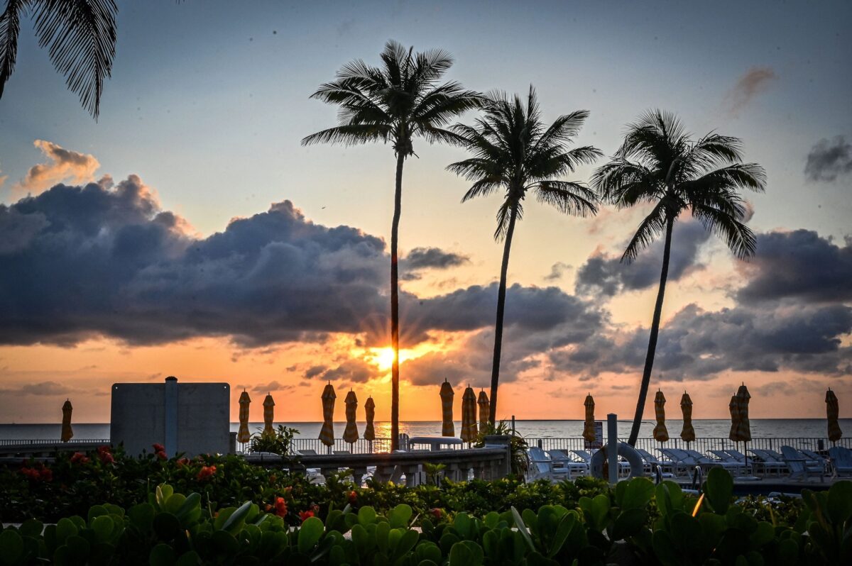 Câu lạc bộ Mar-a-Lago, dinh thự của cựu Tổng thống Donald Trump, ở Palm Beach, Florida, hôm 03/04/2023 (Ảnh: Giorgio Viera/AFP qua Getty Images)