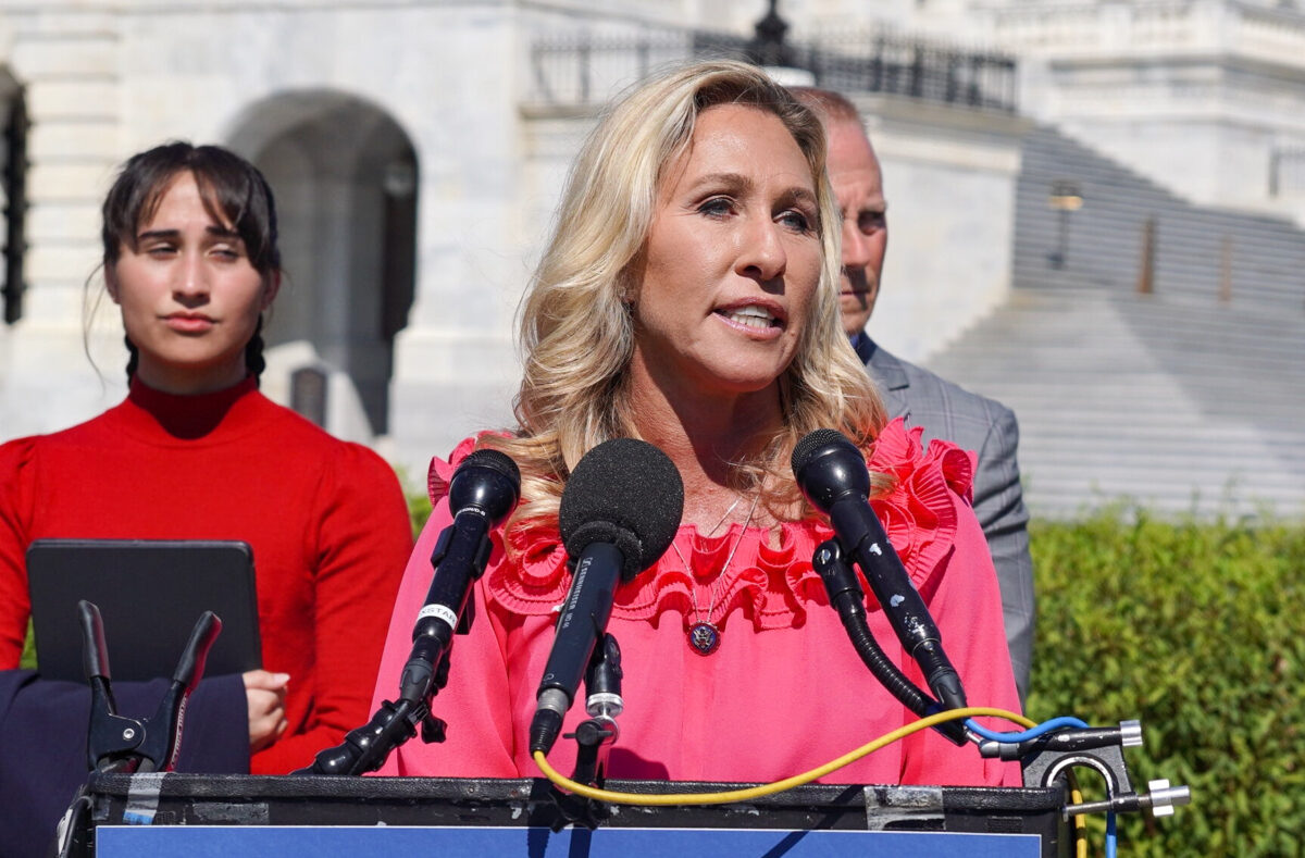Dân biểu Marjorie Taylor Greene (Cộng Hòa-Georgia) tại sự kiện báo chí Bảo vệ Sự ngây thơ của Trẻ em bên ngoài Điện Capitol Hoa Kỳ ở Hoa Thịnh Đốn vào ngày 20/09/2022. (Ảnh: Terri Wu/The Epoch Times)