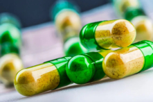 Một số loại thuốc thường được kê đơn cho các bệnh không liên quan, nhưng có thể có tác dụng phụ làm tăng nguy cơ bị trầm cảm. (Ảnh: Marian Weyo/Shutterstock)