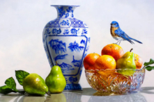 Chi tiết trong tác phẩm “Bluebird, Barletts & Cara Caras” (Chim hồng hạnh, lê Barlett & cam Cara Cara), năm 2019, tranh của họa sĩ Rebecca Korth. Tranh sơn dầu trên gỗ; Kích thước: 30 inch x 24 inch. Tác phẩm vào đến vòng chung kết cuộc thi “International ARC Salon lần thứ 14 (2019–2020)” và đạt giải danh dự trong cuộc thi “Southwest Art Artistic Excellence Competition (2019).” (Ảnh: Rebecca Korth)
