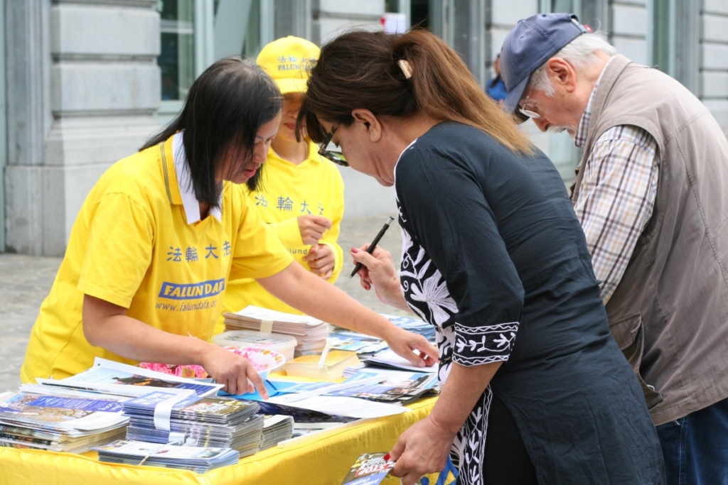 Thỉnh nguyện trước Nghị viện Âu Châu: ‘Cuộc diệt chủng lạnh’ cần phải được ngăn chặn trước khi quá trễ