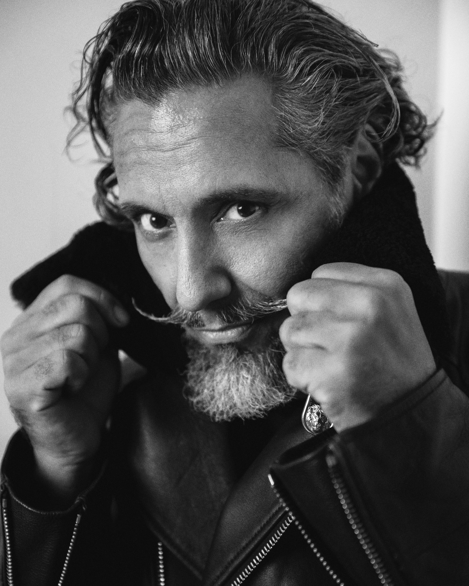 Ông Gabriel Georgiou là một nhà tạo mẫu tóc lừng danh cho những người nổi tiếng trong ngành thời trang và điện ảnh toàn cầu. (Ảnh: Đăng dưới sự cho phép của Adhiraj Chakrabarti)