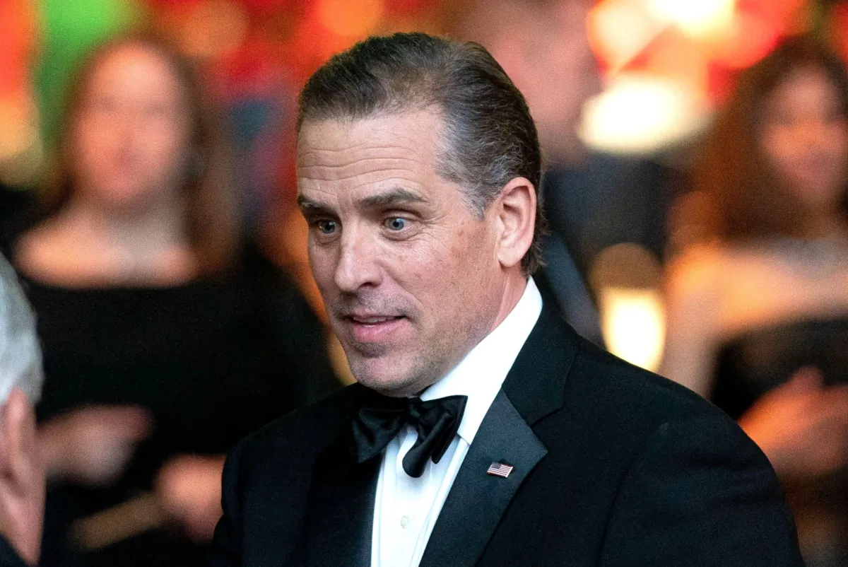 Ông Hunter Biden đến nâng cốc chúc mừng trong một buổi Quốc yến để vinh danh thủ tướng Ấn Độ Narendra Modi, tại Toà Bạch Ốc hôm 22/06/2023. (Ảnh: Stefani Reynolds/AFP qua Getty Images)