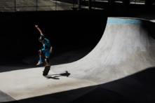 Học sinh tại trường Surf Skate Science không chỉ học trượt băng hay lướt sóng, mà còn học về kỹ thuật, khoa học, thiết kế, nghệ thuật, và toán học. (Ảnh: Đăng dưới sự cho phép của Surf Skate Science)