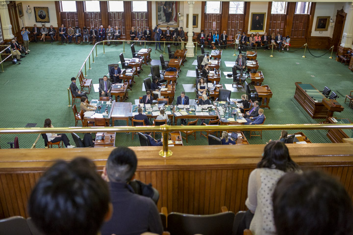 Ủy ban Sự vụ Tiểu bang của Thượng viện Texas lắng nghe dự luật của Thượng nghị sĩ Đảng Cộng Hòa Lois Kolkhorst tại Tòa nhà Quốc hội tiểu bang ở Austin, Texas, hôm 02/03/2023. (Ảnh: Đăng dưới sự cho phép của Thượng viện Texas)