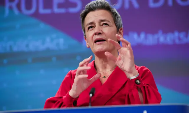 Bà Margrethe Vestager, Ủy viên u Châu về Một Châu u Phù hợp với Thời đại Kỹ thuật số, diễn thuyết tại một cuộc họp báo về Đạo luật Dịch vụ Kỹ thuật số và Thị trường Kỹ thuật số tại trụ sở Ủy ban u Châu ở Brussels, Bỉ vào ngày 15/12/2020. (Ảnh: Olivier Matthys/Pool/Ảnh tư liệu của Reuters)