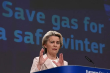 Chủ tịch Ủy ban u Châu Ursula von der Leyen nói trong một cuộc họp báo sau cuộc họp của Ủy ban về gói ‘Tiết kiệm khí đốt cho một mùa đông an toàn’ tại trụ sở EU ở Brussels, vào ngày 20/07/2022. (Ảnh: John Thys/AFP qua Getty Images)