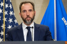 Biện lý đặc biệt Jack Smith nói với báo chí tại tòa nhà Bộ Tư pháp ở Hoa Thịnh Đốn, hôm 01/08/2023. (Ảnh: Saul Loeb/AFP qua Getty Images)