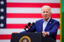 Tổng thống Joe Biden diễn thuyết tại một cơ sở sản xuất của Arcosa Wind Towers Inc. ở Belen, New Mexico, hôm 09/08/2023. (Ảnh: Madalina Vasiliu/The Epoch Times)
