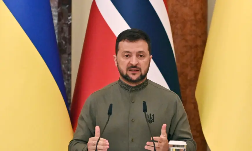 Tổng thống Ukraine Volodymyr Zelensky tổ chức một cuộc họp báo sau cuộc gặp với người đồng cấp Na Uy ở Kyiv, Ukraine, hôm 24/08/2023. (Ảnh: Sergei Chuzavkov/AFP qua Getty Images)