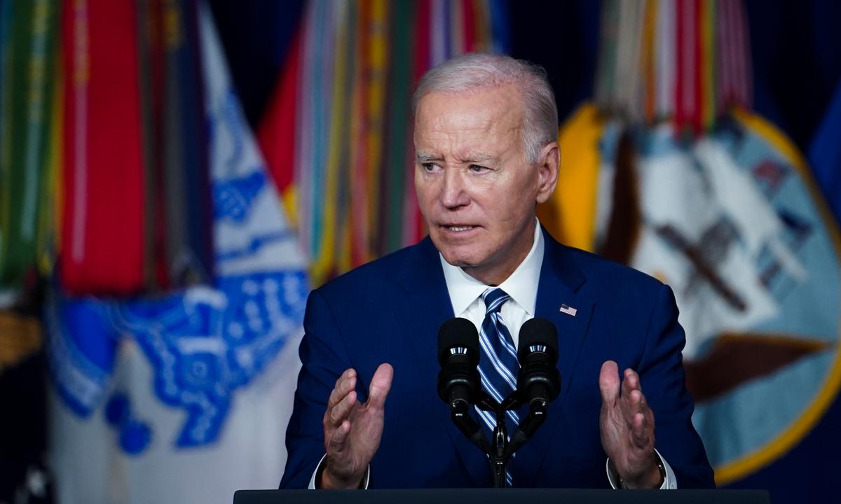 Tổng thống Joe Biden có bài diễn thuyết đánh dấu kỷ niệm một năm ngày ông ký thành luật Đạo luật Lời hứa Giải quyết các Chất độc Toàn diện (PACT) tại Trung tâm Y tế Bộ Cựu chiến binh George E. Wahlen ở thành phố Salt Lake, hôm 10/08/2023. (Ảnh: Madalina Vasiliu/The Epoch Times)
