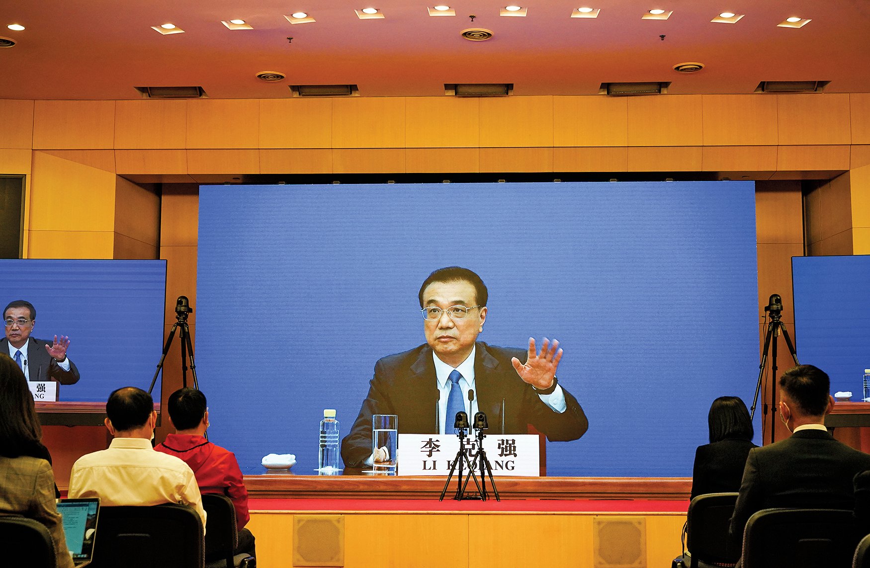 Ngày 28/05/2020, ông Lý Khắc Cường đã tham gia cuộc họp báo của Đại hội đại biểu Nhân dân Toàn quốc của ĐCSTQ qua video. (Ảnh: Andrea Verdelli/Getty Images)