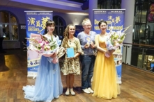 ‘Giấc Mộng Diễn Viên’ công chiếu ở Frankfurt, khán giả muốn mua cuốn sách đã làm nên điều kỳ diệu trong phim