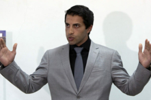 Ngày 19/06/2012, ông Mosab Hassan Yousef, con trai của ông Sheikh Hassan Yousef, người sáng lập Hamas, đã phát biểu với giới truyền thông ở Jerusalem. Năm 2007, ông Yousef đào thoát sang Hoa Kỳ sau khi thừa nhận mình đã làm gián điệp cho Israel trong một thập niên. (Ảnh: Ahmad Gharabli/AFP/GettyImages)