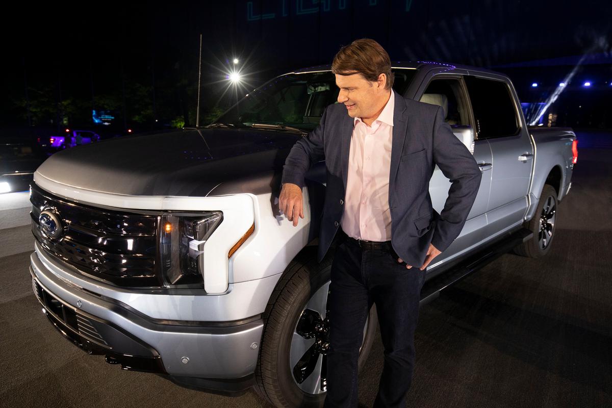 Các nhà sản xuất xe hơi lớn thừa nhận người Mỹ đang không mua xe điện