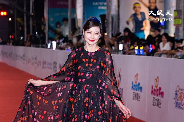 Nữ diễn viên Hồng Kông sống tại Bắc Kinh Châu Hải My (Kathy Chow Hoi-mei). (Ảnh: Pochou Chen/The Epoch Times)