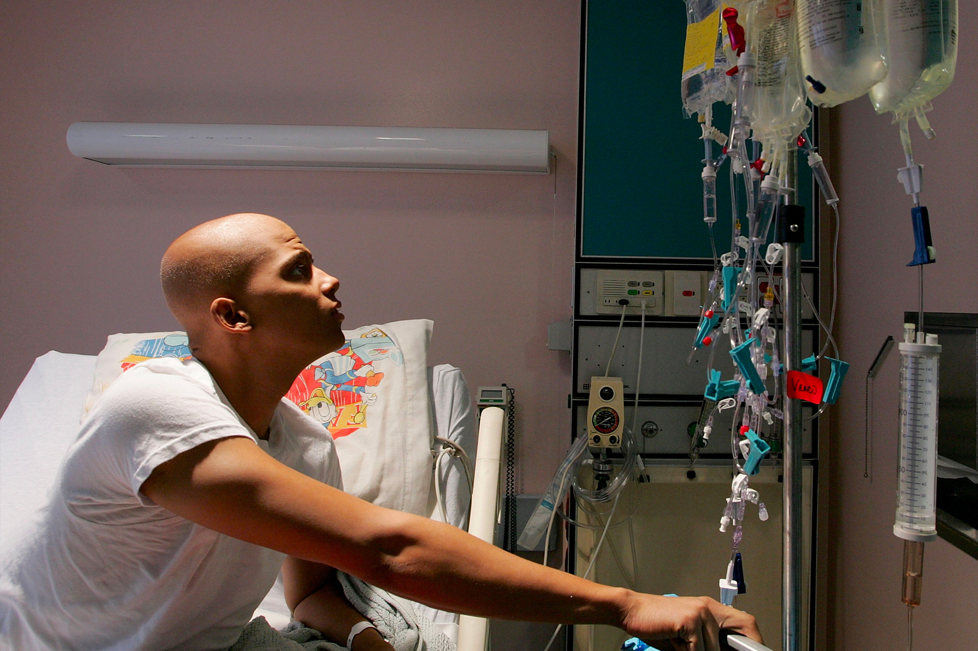 Các nhà nghiên cứu đã ghi nhận rằng các bác sĩ ung thư thường kiên trì với các phương pháp điều trị tích cực ngay cả khi họ biết bệnh nhân bị bệnh ung thư giai đoạn cuối. (Ảnh: Justin Sullivan/Getty Images)