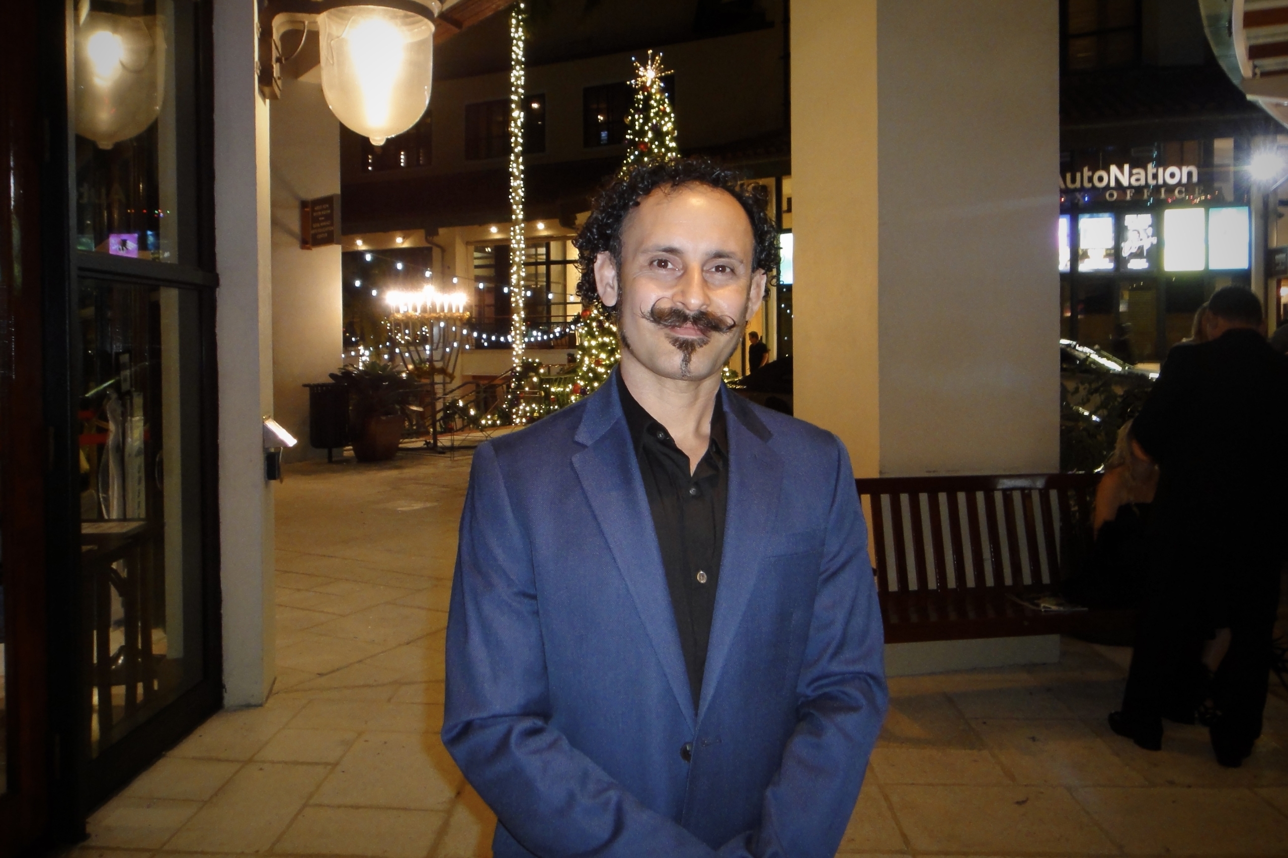 Nghệ sĩ: Shen Yun gỡ bỏ tấm khăn che mắt và đưa mọi người đến với nhau