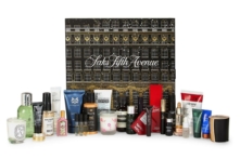 Hộp quà 25 Ngày Xinh đẹp của thương hiệu Saks Fifth Avenue. (Ảnh: Đăng dưới sự cho phép của trang Saks.com)