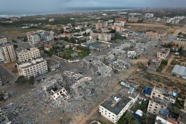 Ảnh chụp từ trên không cho thấy các tòa nhà bị san bằng do các cuộc tấn công của Israel ở quận Zahra, ngoại ô phía nam thành phố Gaza hôm 27/11/2023. (Ảnh: Yahya Hassouna/AFP qua Getty Images)