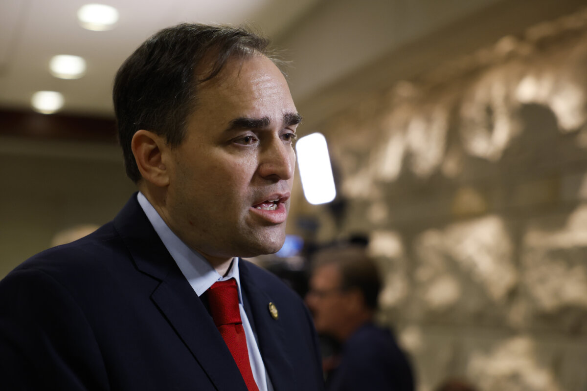 Dân biểu Wiley Nickel (Dân Chủ-North Carolina), tại Hoa Thịnh Đốn vào tháng 11/2022, là một trong năm dân biểu đương nhiệm ở North Carolina không muốn tái tranh cử. (Ảnh: Anna Moneymaker/Getty Images)