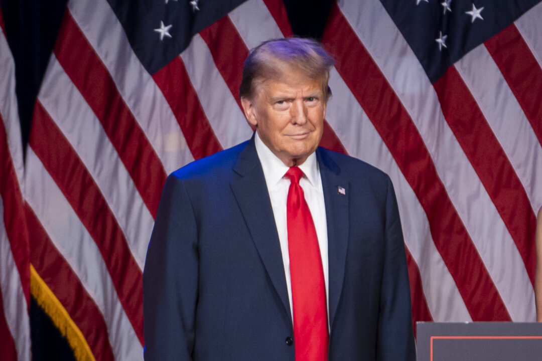 Cựu Tổng thống Donald Trump nói chuyện tại khu nghỉ dưỡng Treasure Island Resort & Casino sau kết quả cuộc họp bầu của Nevada ở Las Vegas, Nevada, hôm 08/02/2024. (Ảnh: Madalina Vasiliu/The Epoch Times)