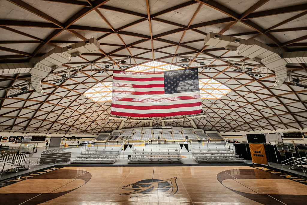 Round Valley Ensphere có thể chứa tới 5,500 khán giả, ở Springerville, Arizona, hôm 07/02/2024. (Ảnh: Allan Stein/The Epoch Times)