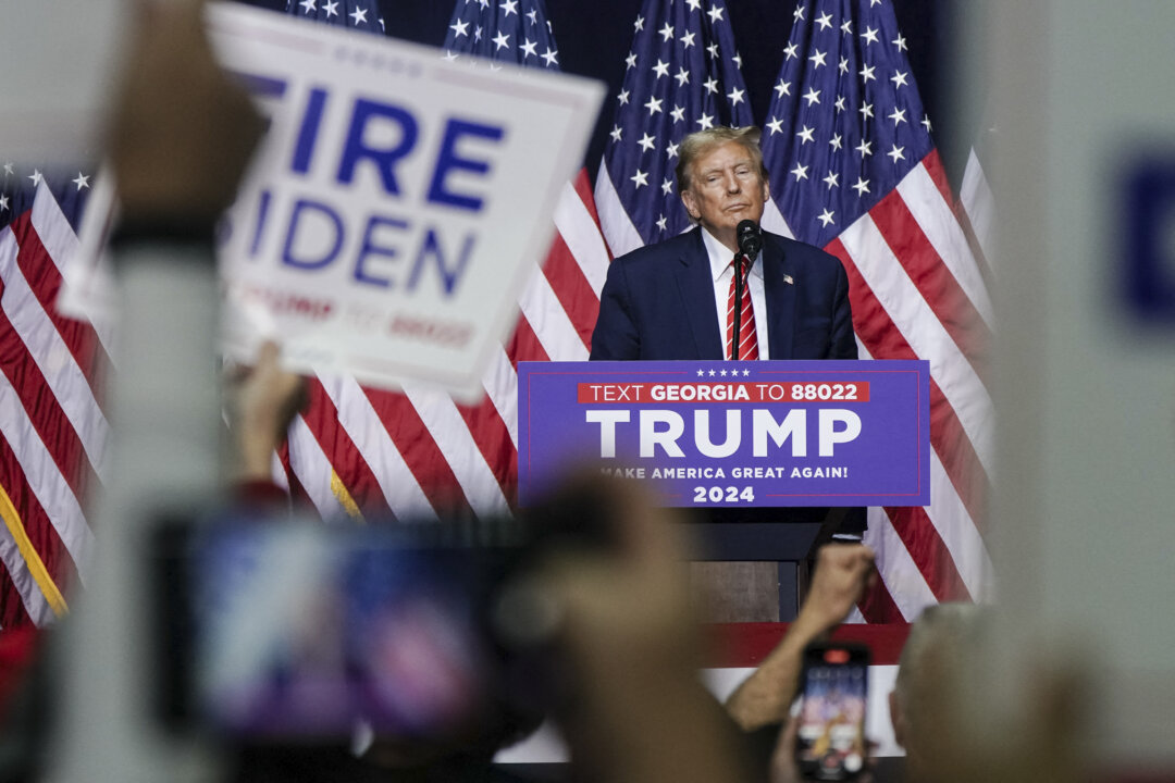 Cựu tổng thống Donald Trump, ứng cử viên tổng thống năm 2024, nói trong một sự kiện vận động tranh cử ở Rome, Georgia, hôm 09/03/2024. (Ảnh: Elijah Nouvelage/AFP qua Getty Images)