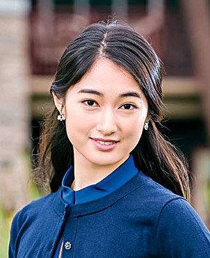 Cô Teresa Đỗ, quản lý tour lưu diễn của công ty Nghệ thuật Biểu diễn Shen Yun. (Ảnh: Đăng dưới sự cho phép của tạp chí Magnifissance)