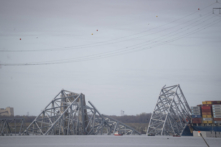 Cầu Francis Scott Key bị sập sau một vụ đụng tàu ở Baltimore, hôm 26/03/2024. (Ảnh: Madalina Vasiliu/The Epoch Times)