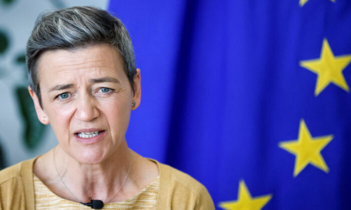 Phó Chủ tịch Ủy ban u Châu Margrethe Vestager nói chuyện trong một cuộc phỏng vấn với Reuters tại Brussels hôm 28/08/2022. (Ảnh: Johanna Geron/Reuters)