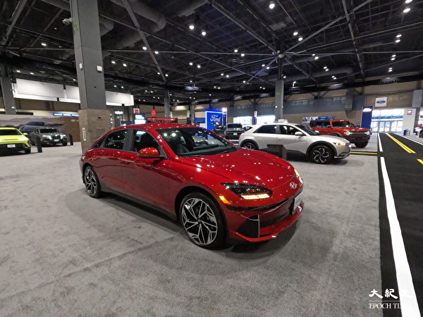 Hyundai Ioniq 5 và 6. (Ảnh: Lý Áo/The Epoch Times)