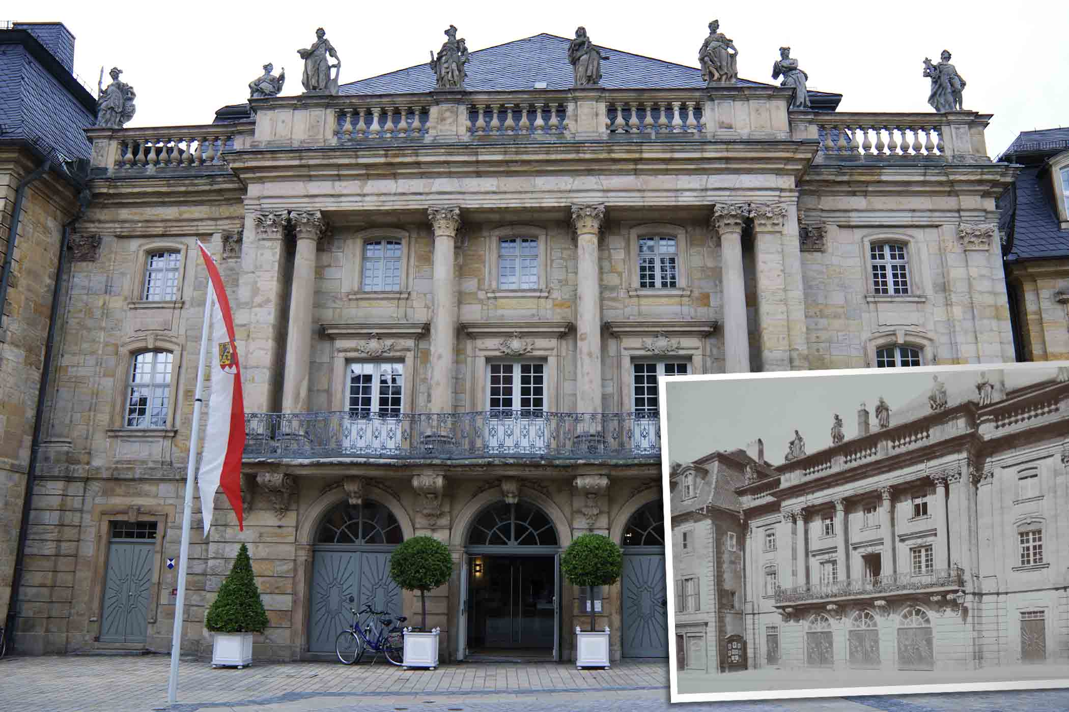 Bên ngoài nhà hát Markgräfliches Opernhaus có kiến trúc kiểu Baroque; (Hình nhỏ) nhà hát Markgräfliches Opernhaus vào khoảng năm 1900. (Ảnh: manfredxy/Shutterstock; Ảnh nhỏ: Tư liệu công cộng)