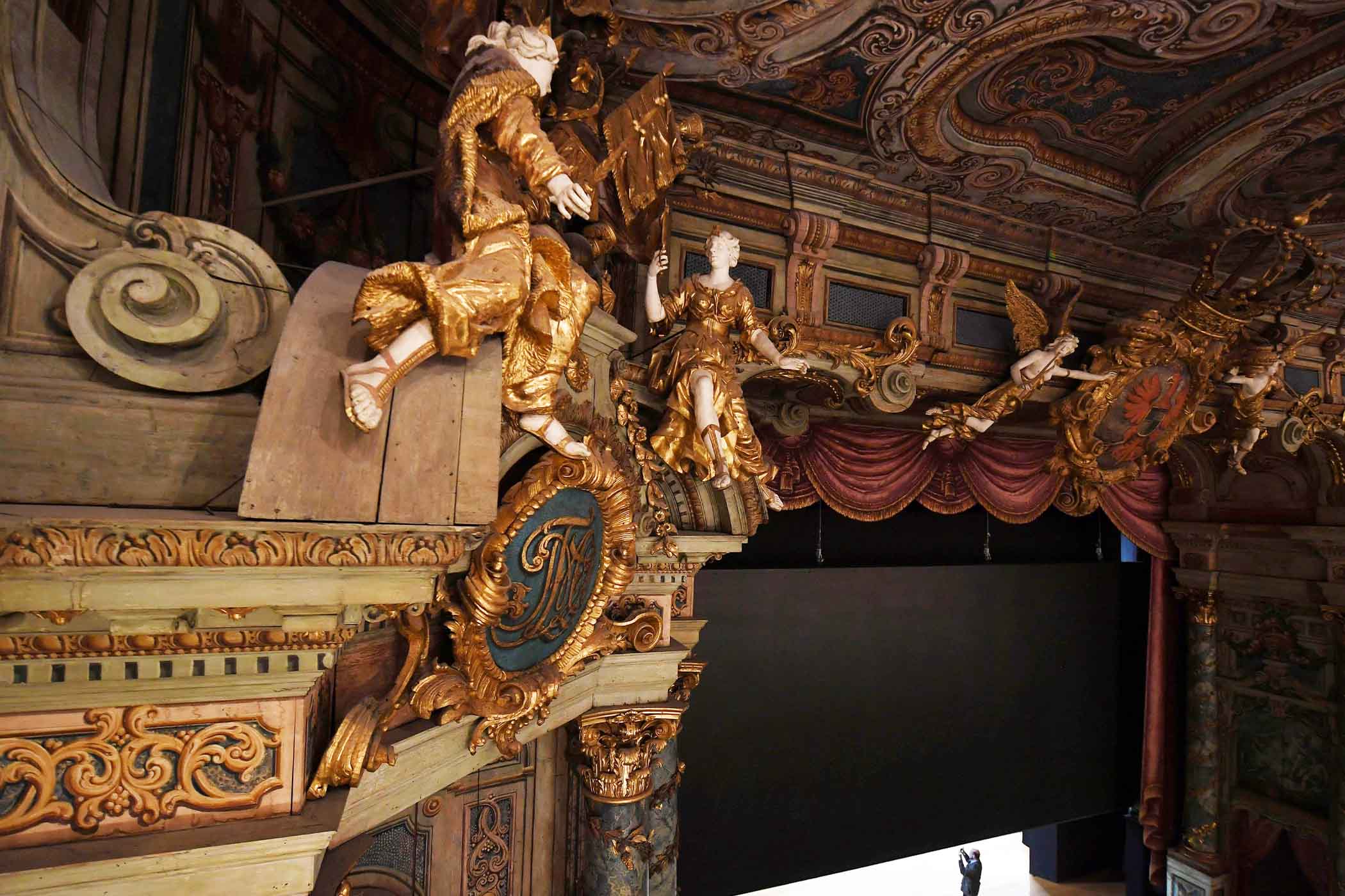 Hình ảnh sân khấu nhà hát một ngày sau lễ khánh thành. (Ảnh: Christof Stache/AFP qua Getty Images)