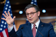 Chủ tịch Hạ viện Mike Johnson (Cộng Hòa-Louisiana) nói tại Tòa nhà Quốc hội ở Hoa Thịnh Đốn, hôm 20/03/2024. (Ảnh: AP Photo/J. Scott Applewhite, File)