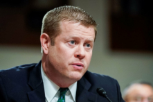 Bộ trưởng Lục quân Ryan McCarthy làm chứng trước Ủy ban Quân vụ Thượng viện tại Capitol Hill vào ngày 03/12/2019. (Ảnh: Joshua Roberts/Reuters)