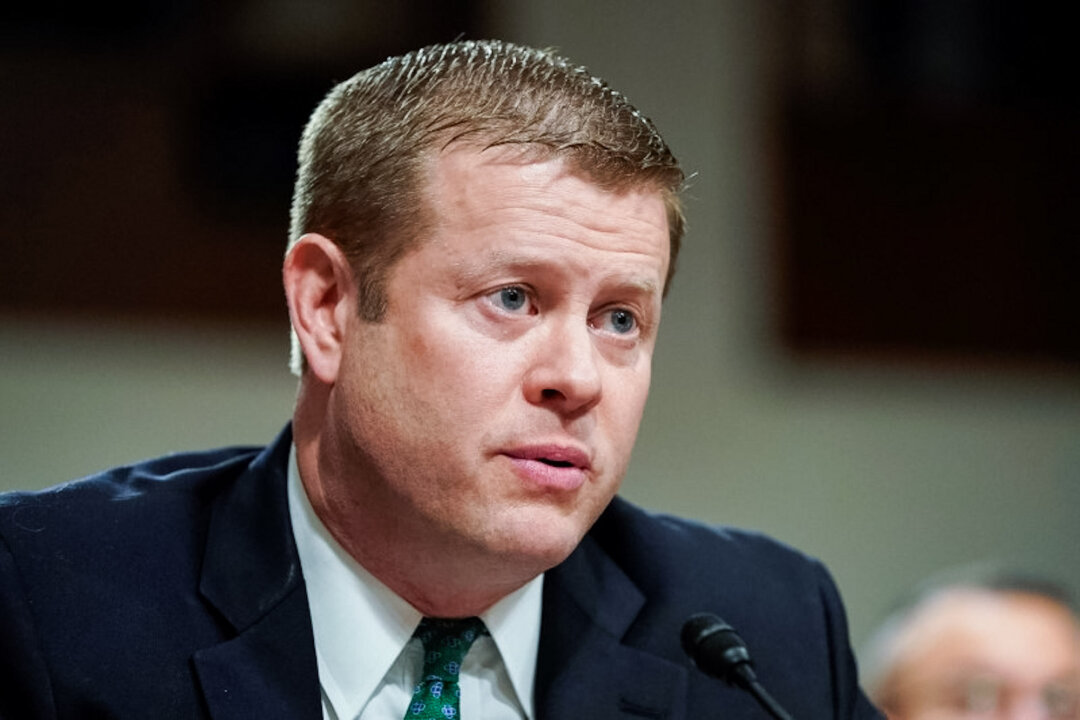 Bộ trưởng Lục quân Ryan McCarthy làm chứng trước Ủy ban Quân vụ Thượng viện tại Capitol Hill vào ngày 03/12/2019. (Ảnh: Joshua Roberts/Reuters)