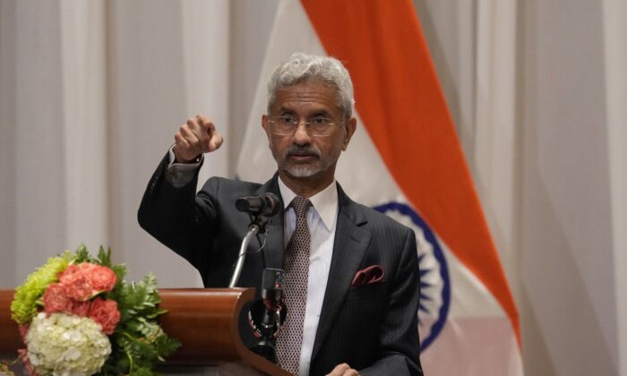 Ngoại trưởng Ấn Độ Subrahmanyam Jaishankar trả lời câu hỏi của phóng viên trong cuộc họp báo ở Bangkok vào ngày 17/08/2022. (Ảnh: The Canadian Press/AP-Sakchai Lalit)