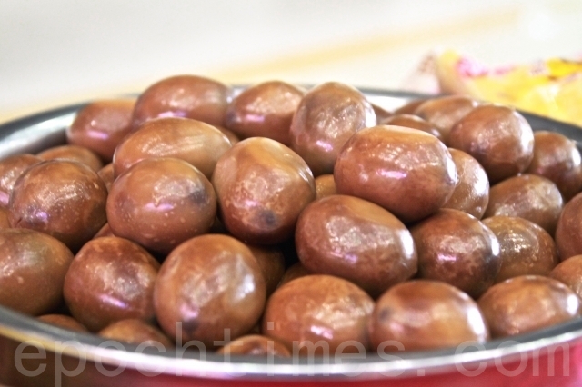 Trong phong tục ẩm thực truyền thống có tục ăn “Trứng Lập hạ”. (Ảnh: Hứa Hưởng Phú/The Epoch Times