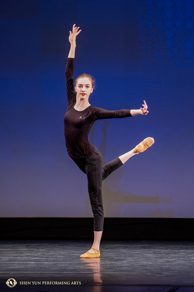 Dòng chảy Tinh thần Đạo gia qua Nghệ sỹ múa Shen Yun Lillian Parker