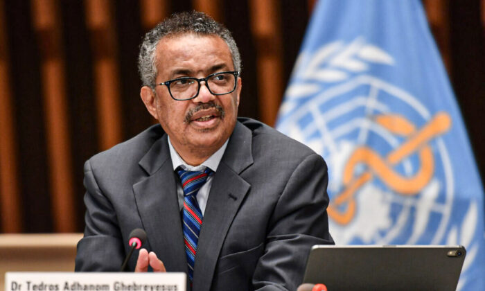 Tổng Giám đốc Tổ chức Y tế Thế giới Tedros Adhanom Ghebreyesus tham dự cuộc họp báo tại trụ sở WHO ở Geneva, vào ngày 03/07/2020. (Ảnh: Fabrice Coffrini/Pool/AFP qua Getty Images)