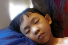 Sự kết hợp giữa vệ sinh giấc ngủ và thời gian ngủ là điều cần thiết để có giấc ngủ ngon và sức khỏe tốt. (Ảnh: The Epoch Times)