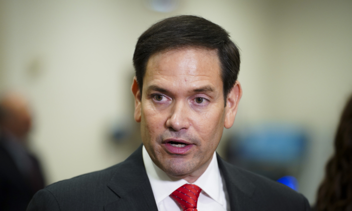 Thượng nghị sĩ Marco Rubio (Cộng Hòa-Florida) nói chuyện trong một cuộc họp báo ở Tòa nhà Quốc hội Hoa Kỳ, vào ngày 11/07/2023. (Ảnh: Madalina Vasiliu/The Epoch Times)