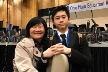 Hình ảnh mới đây của cô Trần và con trai ở Ohio. (Ảnh được đăng với sự cho phép của cô Lưu Lý Quân)