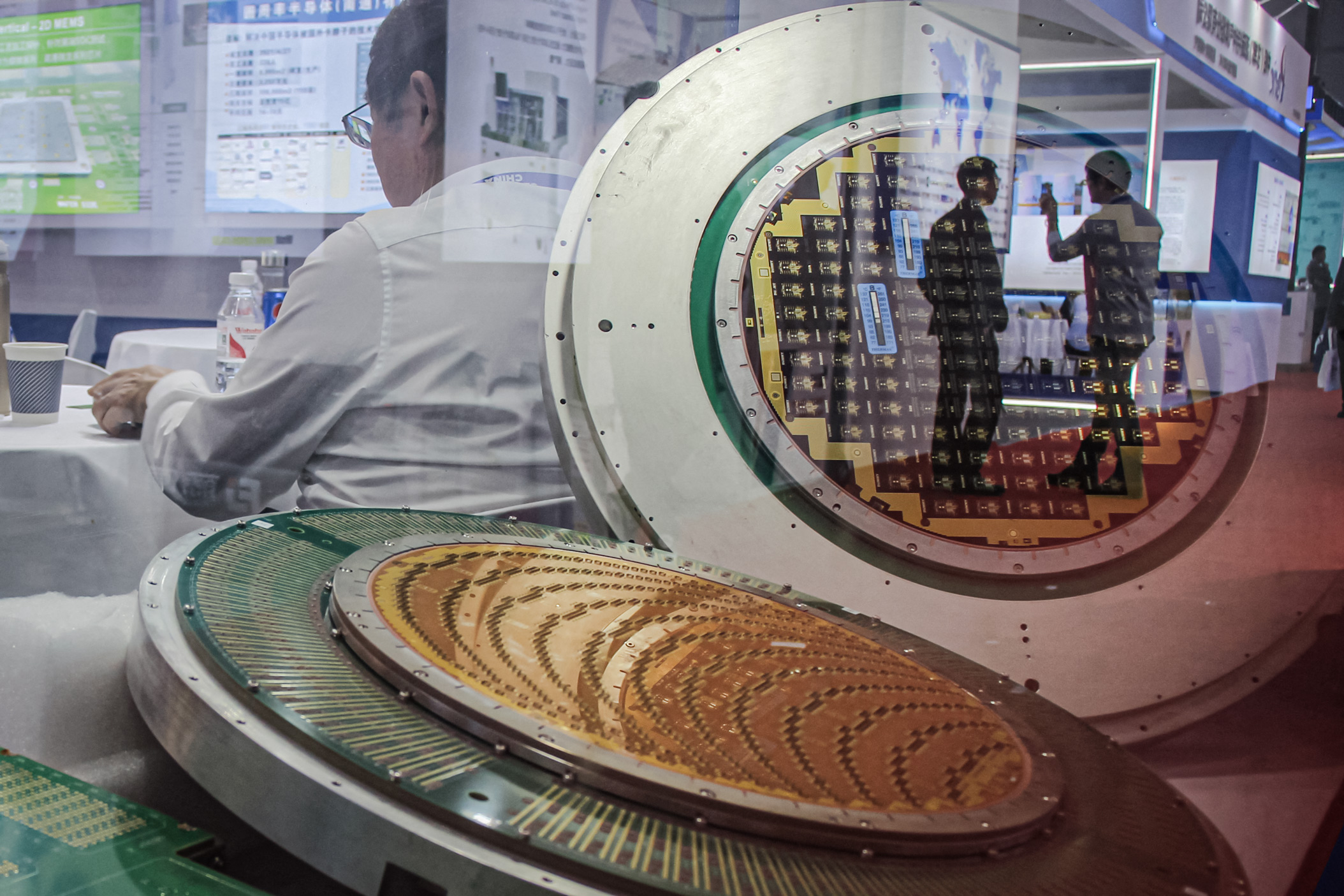 Các sản phẩm bán dẫn Maxone được trưng bày trong một triển lãm ở Thượng Hải hôm 22/03/2024. (Ảnh: Rebecca Bailey/AFP qua Getty Images)