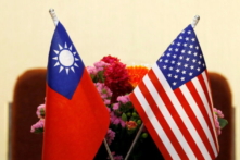 Quốc kỳ của Đài Loan và Hoa Kỳ được treo trong một cuộc họp ở Đài Bắc, Đài Loan, vào ngày 27/03/2018. (Ảnh: Tyrone Siu/Reuters)