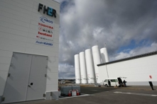 Ảnh chụp “Cơ sở nghiên cứu năng lượng hydro Fukushima” (FH2R), một trong những hệ thống sản xuất hydro năng lượng tái tạo lớn nhất thế giới của Nhật Bản ngày 15/02/2023. (Ảnh: Richard A. Brooks/AFP qua Getty Images)