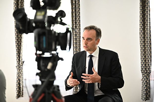 Ông David Pressman, Đại sứ Hoa Kỳ tại Hungary. (Ảnh: Attila Kiabenedek/AFP qua Getty Images)