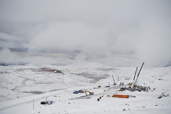 Một doanh nghiệp quốc doanh lớn của Trung Quốc cho biết 2,000 tấn đồng tinh chế được mua từ Nga đã mất tích. Hình ảnh nhà máy đồng đang được xây dựng ở vùng Zabaykalsk, Đông Siberia, Nga, vào ngày 28/09/2021. (Ảnh: Natalia Kolesnikova/AFP qua Getty Images)