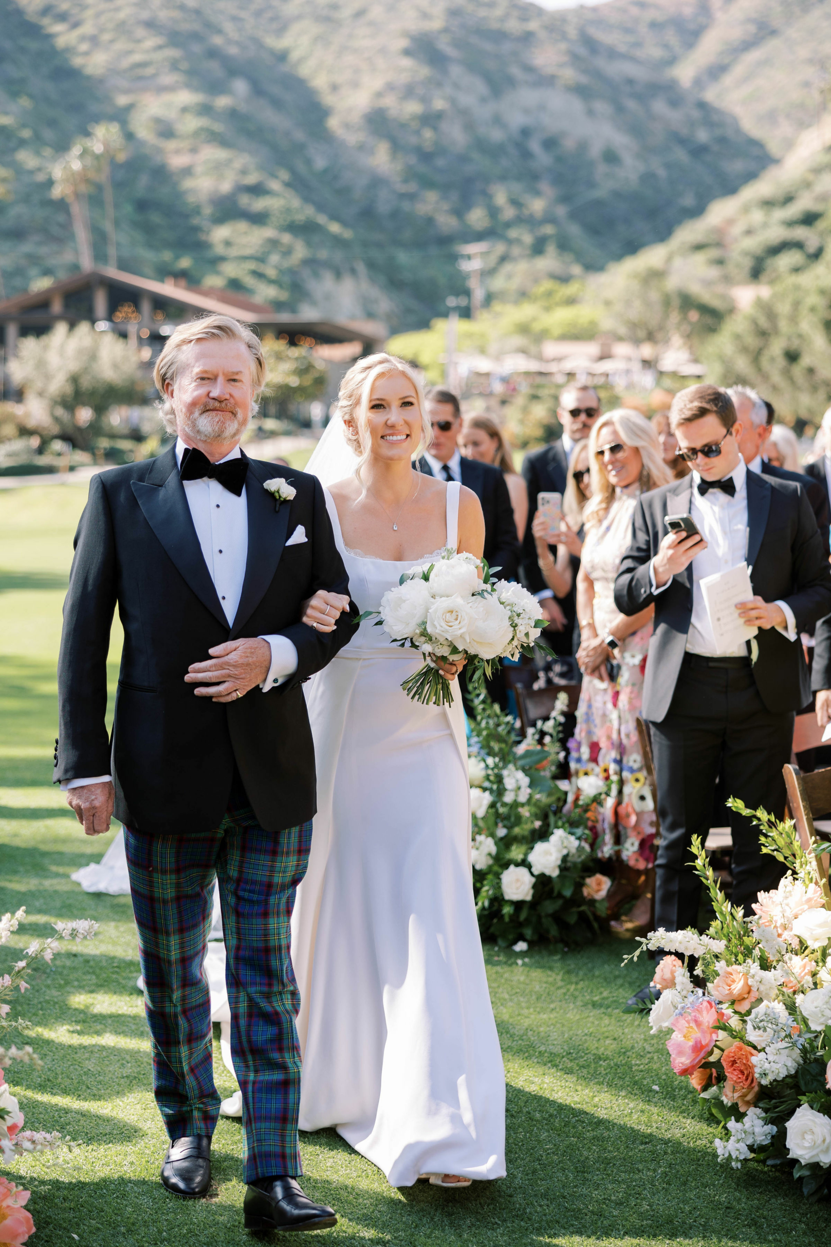 Cô Fumia bước đến lễ đường. (Ảnh: Đăng dưới sự cho phép của Jessica Rice Photography)